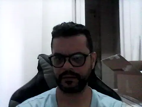 Snapshot of HornyBeachBoyBR chatting on 07/31/26, 01:43 HornyBeachBoyBR online show from 07/31/26, 01:43