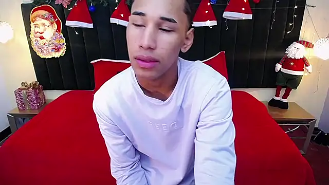 soft attraction online show from 12/04/25, 08:17