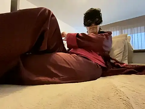 Marilou1983 online show from 02/10/25, 11:57