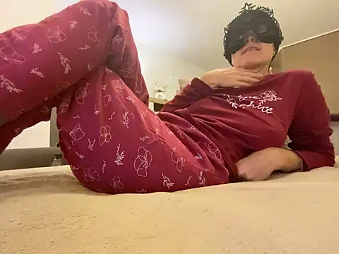 Marilou1983 online show from 02/15/26, 09:55