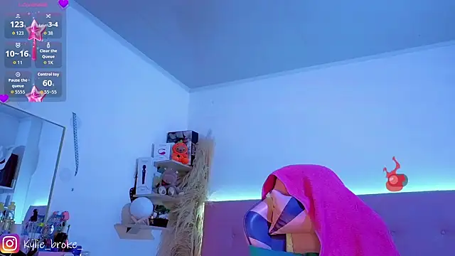 Kylie brokee online show from 04/24/26, 10:12