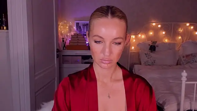 aestetick online show from 10/12/25, 04:39