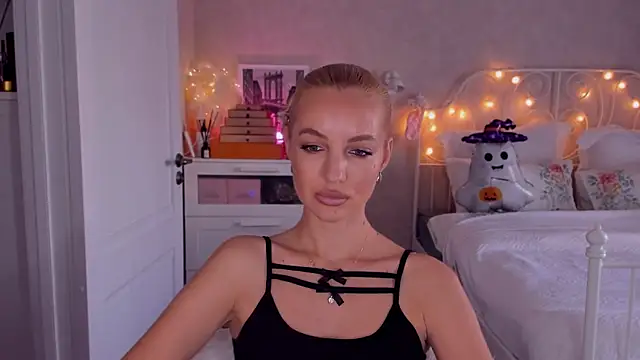 aestetick online show from 10/25/25, 07:49