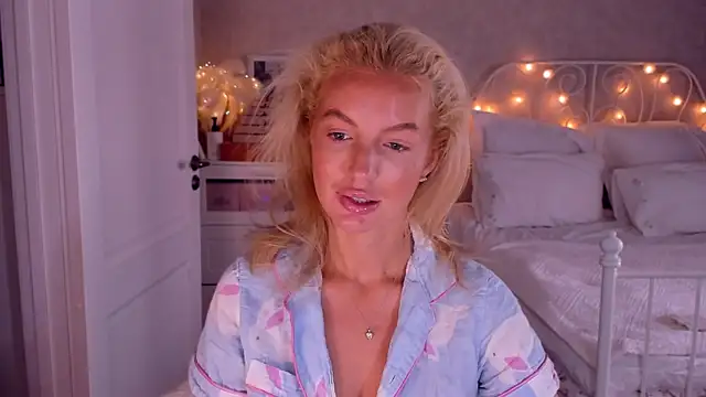 aestetick online show from 12/14/25, 06:52