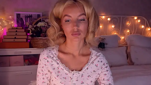 aestetick online show from 12/22/25, 08:44