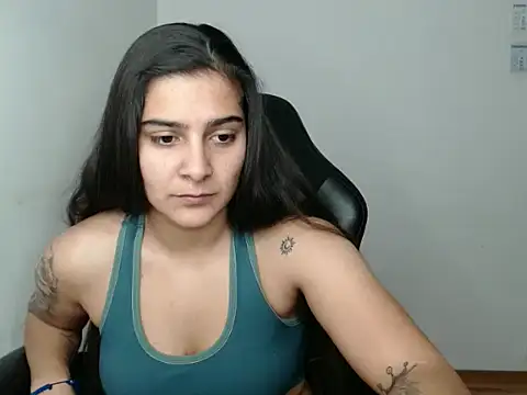 Amanda5Biceps online show from 11/19/25, 06:30