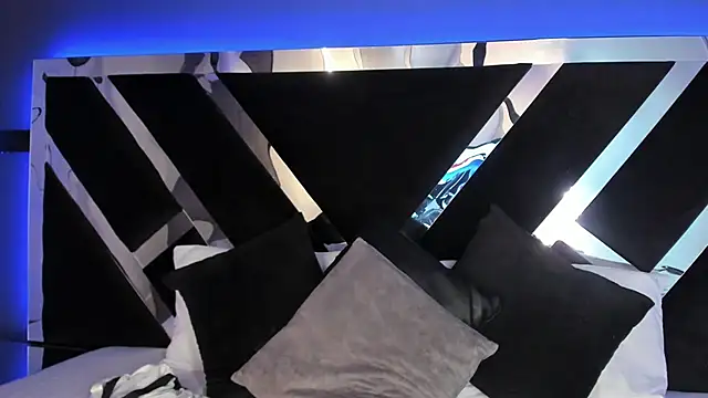 AmmyJones  online show from 12/17/25, 10:27