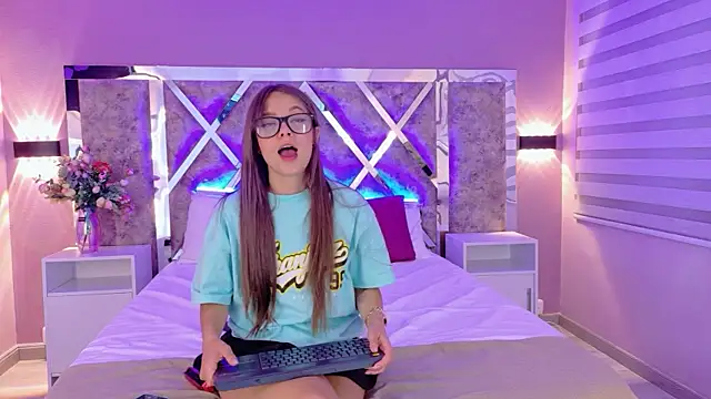 AmmyJones  online show from 04/12/26, 12:10