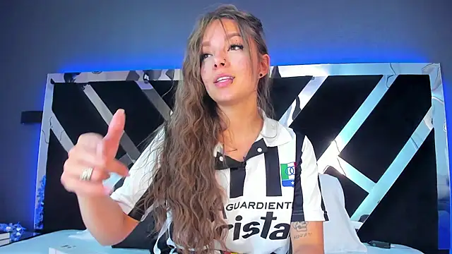 AmmyJones  online show from 04/20/26, 07:15