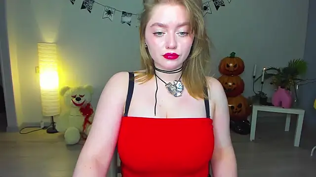 AidaPerry online show from 10/31/25, 05:14