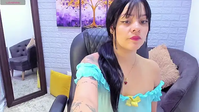 StefyGil  online show from 10/21/25, 12:06