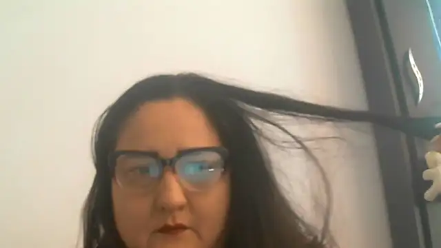 Snapshot of nanita1545 chatting on 12/16/25, 08:47 nanita1545 online show from 12/16/25, 08:47