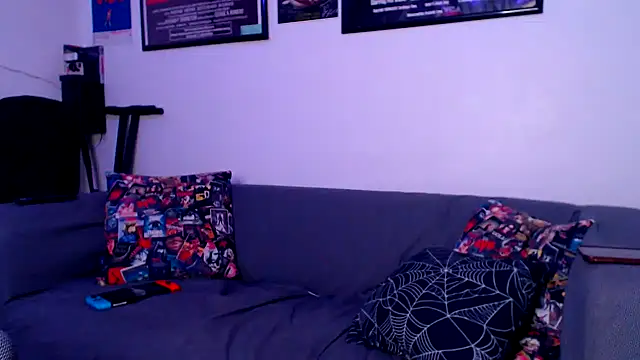 Snapshot of RyffBurnz chatting on 12/03/24, 05:09 RyffBurnz online show from 12/03/24, 05:09