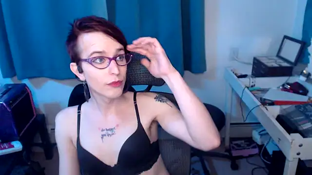 Snapshot of RyffBurnz chatting on 03/11/25, 01:48 RyffBurnz online show from 03/11/25, 01:48