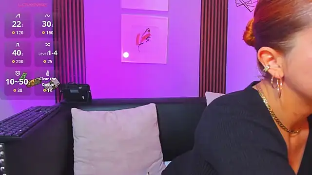 Nahiajhonson  online show from 03/14/26, 12:21