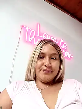Snapshot of SamaraJay1 chatting on 01/06/25, 01:08 SamaraJay1 online show from 01/06/25, 01:08