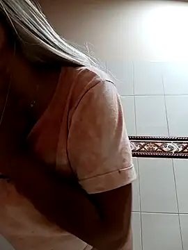 Snapshot of SamaraJay1 chatting on 01/31/25, 03:22 SamaraJay1 online show from 01/31/25, 03:22