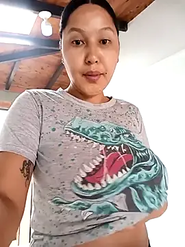 SamaraJay1 online show from 04/15/26, 01:51