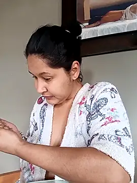 SamaraJay1 online show from 04/23/26, 01:24