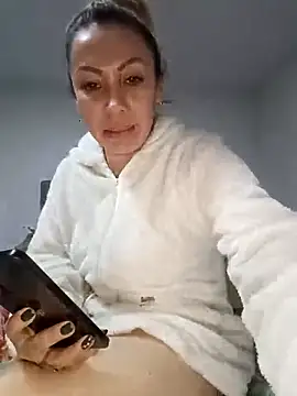 Snapshot of coral_smitth chatting on 01/25/25, 01:10 coral smitth online show from 01/25/25, 01:10