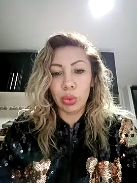Snapshot of coral_smitth chatting on 03/01/25, 10:42 coral smitth online show from 03/01/25, 10:42