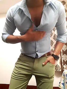 Guyinshortss online show from 11/21/25, 07:56