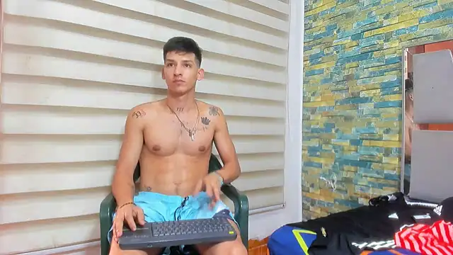 Snapshot of MasterSEX420 chatting on 01/28/25, 07:10 MasterSEX420 online show from 01/28/25, 07:10