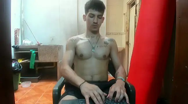 Snapshot of MasterSEX420 chatting on 02/05/25, 04:47 MasterSEX420 online show from 02/05/25, 04:47