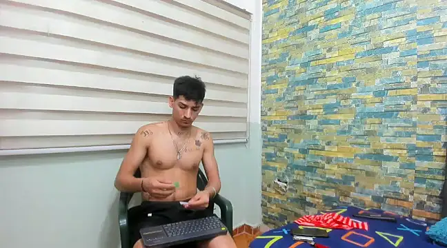 Snapshot of MasterSEX420 chatting on 02/06/25, 12:59 MasterSEX420 online show from 02/06/25, 12:59