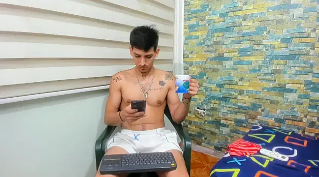 Snapshot of MasterSEX420 chatting on 02/10/25, 04:14 MasterSEX420 online show from 02/10/25, 04:14