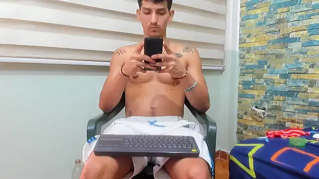 Snapshot of MasterSEX420 chatting on 02/10/25, 07:17 MasterSEX420 online show from 02/10/25, 07:17