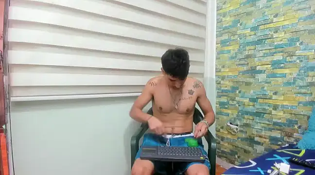 Snapshot of MasterSEX420 chatting on 02/12/25, 12:33 MasterSEX420 online show from 02/12/25, 12:33