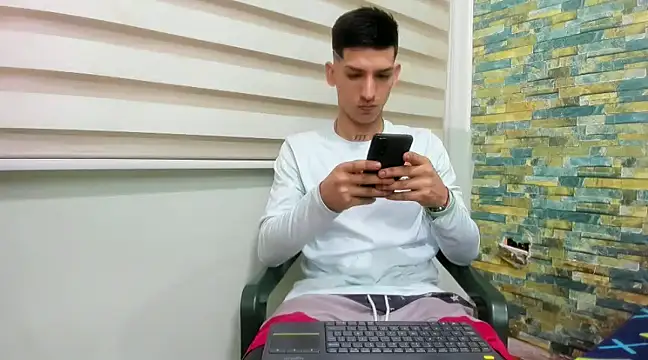 Snapshot of MasterSEX420 chatting on 02/15/25, 02:47 MasterSEX420 online show from 02/15/25, 02:47