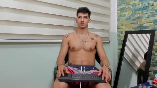 Snapshot of MasterSEX420 chatting on 02/25/25, 03:27 MasterSEX420 online show from 02/25/25, 03:27