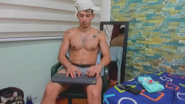 Snapshot of MasterSEX420 chatting on 03/01/25, 12:07 MasterSEX420 online show from 03/01/25, 12:07