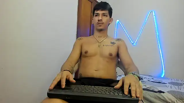 Snapshot of MasterSEX420 chatting on 11/08/25, 11:54 MasterSEX420 online show from 11/08/25, 11:54