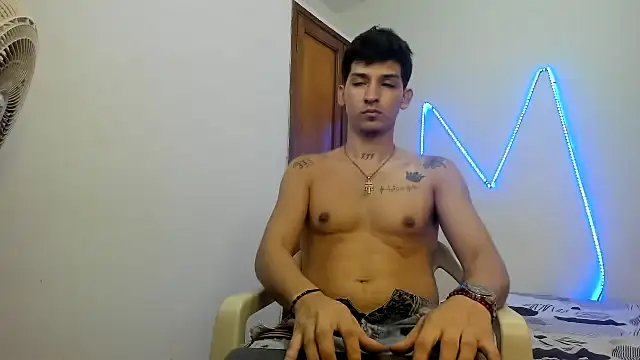 Snapshot of MasterSEX420 chatting on 11/09/25, 01:31 MasterSEX420 online show from 11/09/25, 01:31