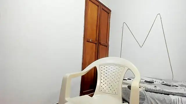 Snapshot of MasterSEX420 chatting on 11/10/25, 01:43 MasterSEX420 online show from 11/10/25, 01:43