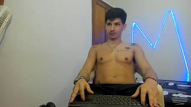 Snapshot of MasterSEX420 chatting on 11/17/25, 02:12 MasterSEX420 online show from 11/17/25, 02:12