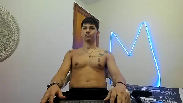 Snapshot of MasterSEX420 chatting on 11/20/25, 02:50 MasterSEX420 online show from 11/20/25, 02:50