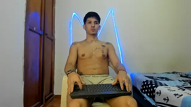 Snapshot of MasterSEX420 chatting on 12/03/25, 02:30 MasterSEX420 online show from 12/03/25, 02:30