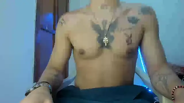 Snapshot of MasterSEX420 chatting on 12/19/25, 02:18 MasterSEX420 online show from 12/19/25, 02:18