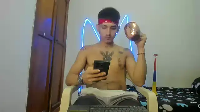 Snapshot of MasterSEX420 chatting on 01/10/26, 01:24 MasterSEX420 online show from 01/10/26, 01:24