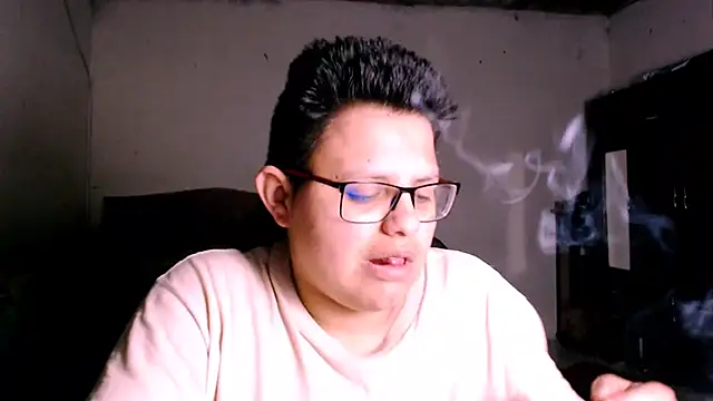 Snapshot of tatsumi_nao chatting on 10/12/25, 01:26 tatsumi nao online show from 10/12/25, 01:26