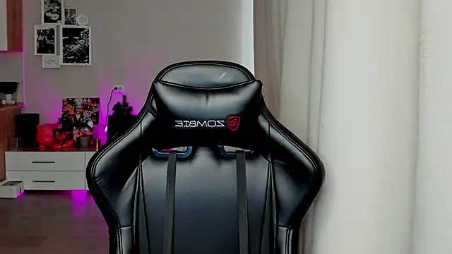 Sm0ly online show from 04/21/26, 02:51