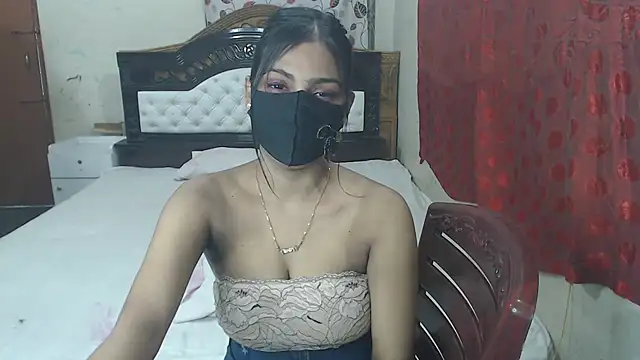 Snapshot of mariyaqueen chatting on 10/06/25, 02:20 mariyaqueen online show from 10/06/25, 02:20