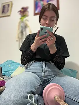 Cloew Marz online show from 04/10/26, 04:33