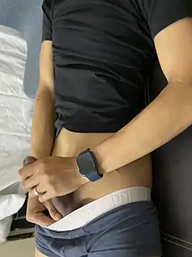 Snapshot of zeck80 chatting on 02/18/25, 12:17 zeck80 online show from 02/18/25, 12:17