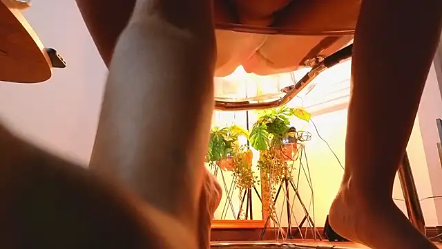 AlessiaLondon online show from 02/15/26, 08:02