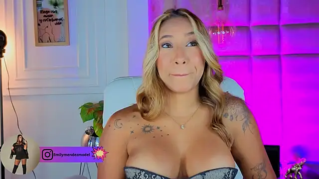 AlessiaLondon online show from 07/13/26, 10:18